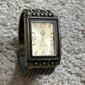 Premier Designs women’s‎ vintage gold tone chunky bangle bracelet watch one size